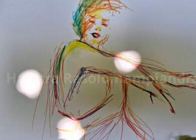 Esquisse femme aux feutres et reflets de lumière